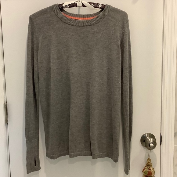 Lululemon Gray Long Sleeve Bring it Back Bend Sweater w/ Thumb Holes 6 8 ? - Picture 1 of 11